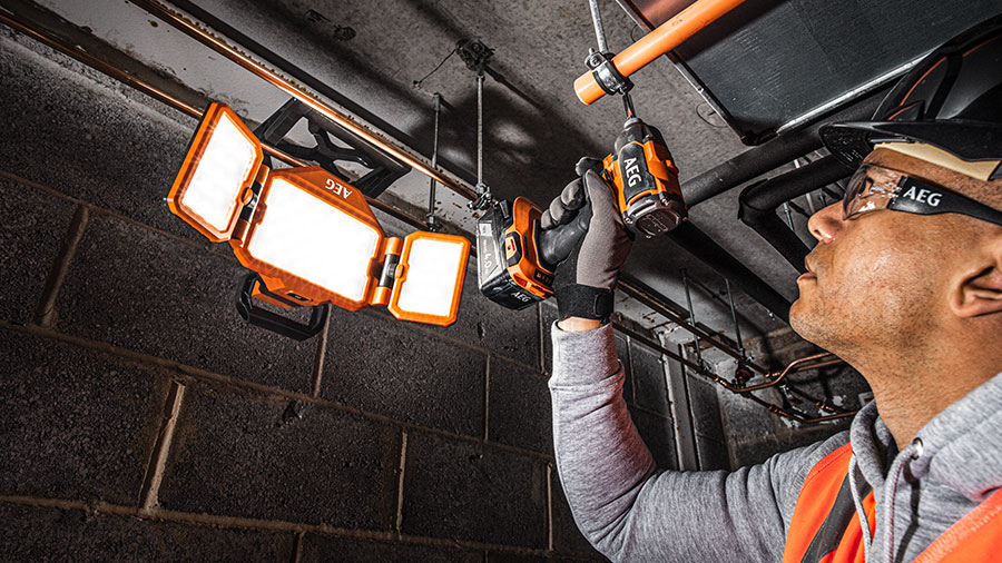 lampe triple panneaux BLP18-0 AEG lampe triple panneaux BLP18-0 AEG